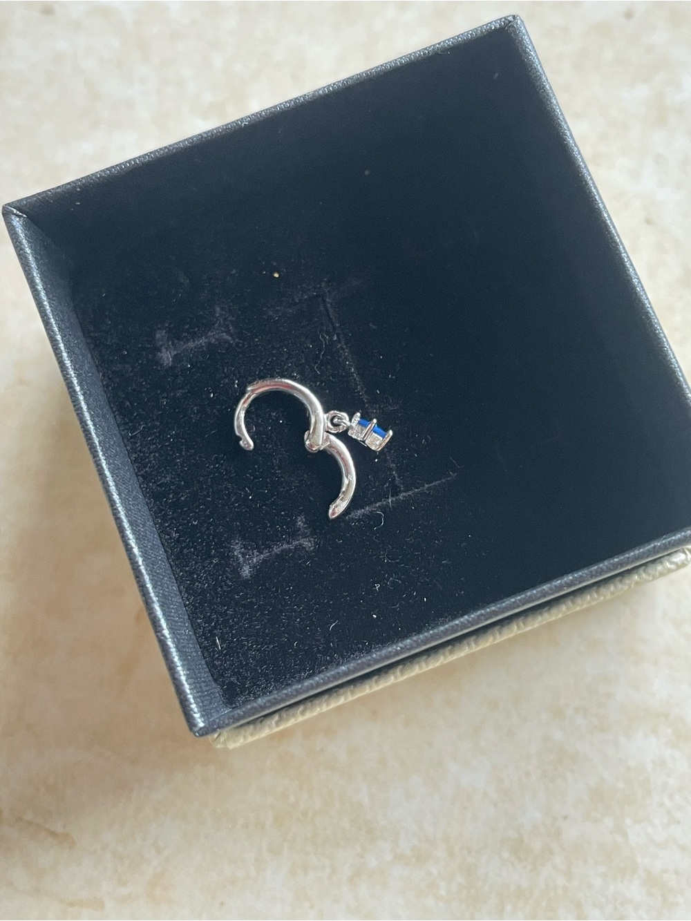Blue Crystal Rook Piercing - Picture 6 of 7